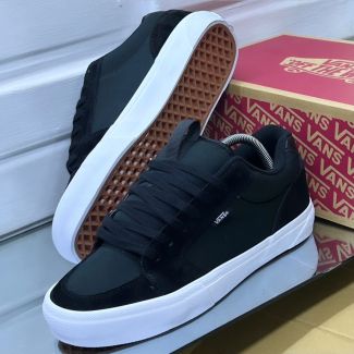 Vans Chukka Push Sneakers Black